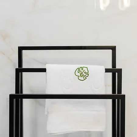 Monster فيلة مارونجوفو